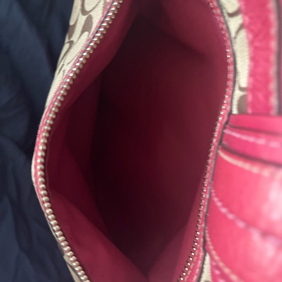 Authentic Coach bag with matching coin purse wristlet.  Pink and Beige. - Picture 4 of 8